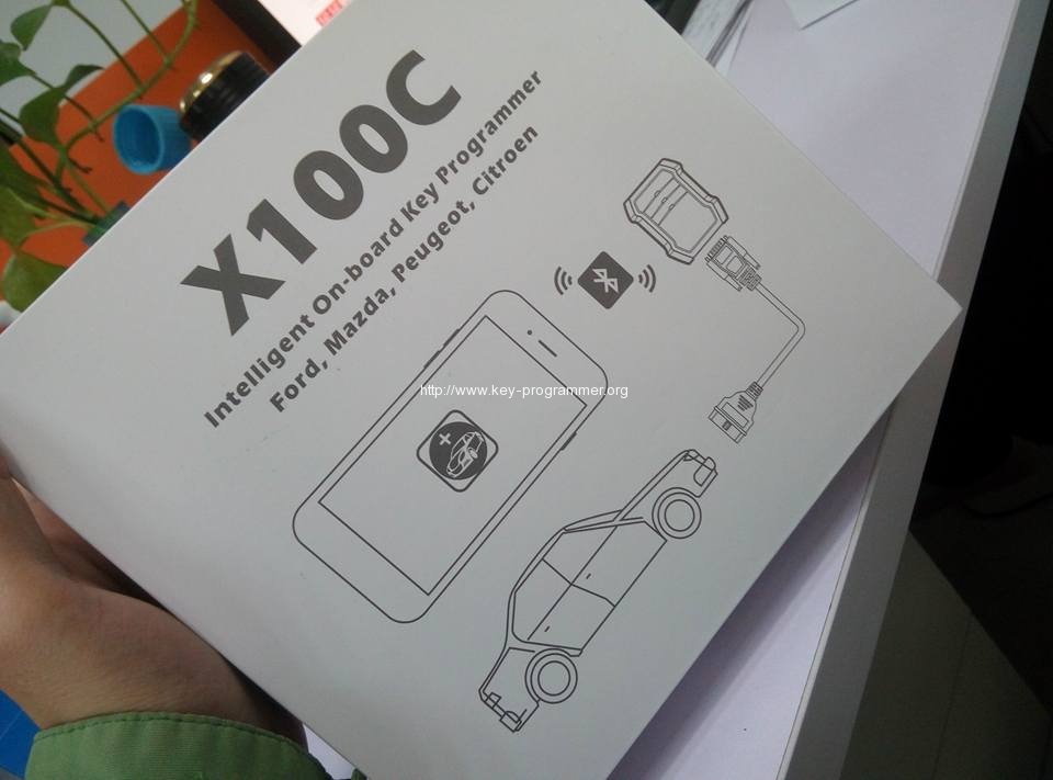Xtool-X100C-key-programmer-1
