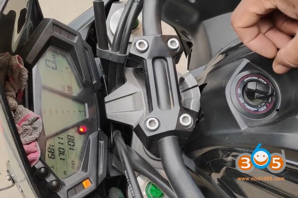 kd-x2-clone-kawasaki-z800-key-11