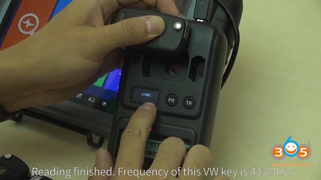 Want To Read Car Key's Remote Frequency, Transponder ID And Chip Type Accurately And Easily Just Use KC501 & X100PAD Elite(6)