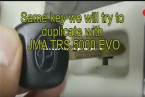 
			Handy baby key programmer copy Toyota G chip		