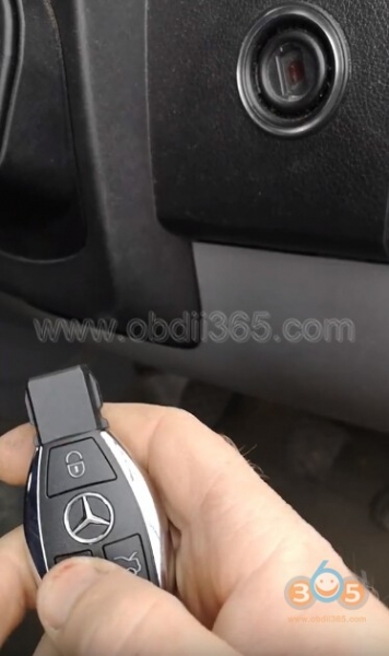 
			How to Program Benz Sprinter W209 key with Autel IM608 via OBD		