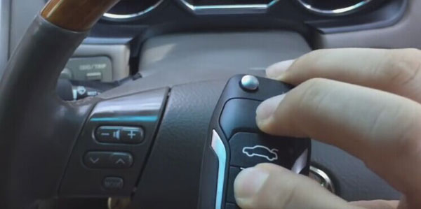 
			How to Program Remote Key for LEXUS RX330 with SKP900		