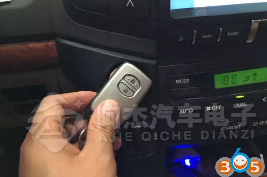 
			How to Unlock Toyota Land Cruiser VXR V8 Smart key		