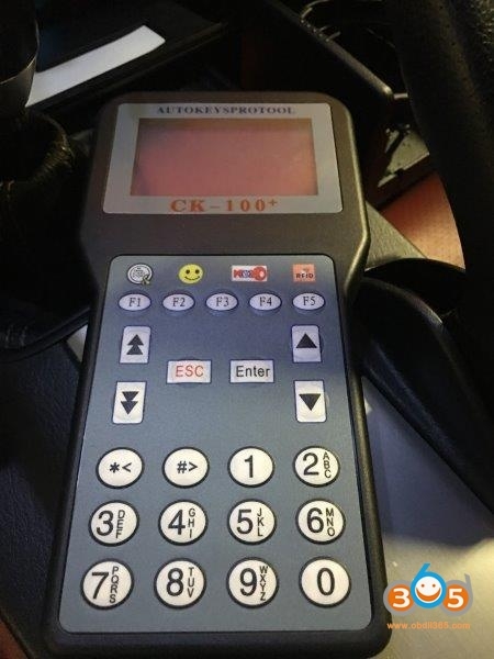 
			Program 2004 Honda S2000 Key with CK100 Key Programmer		