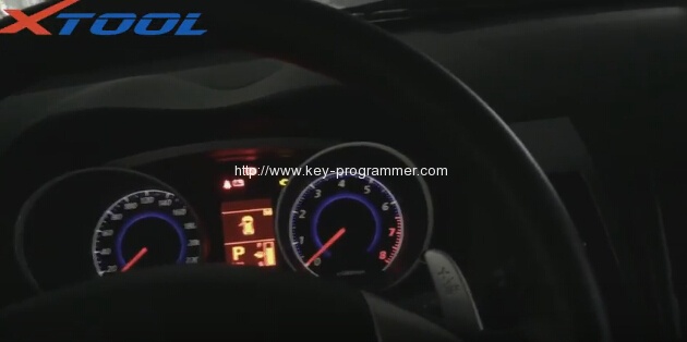 
			Program Mitsubishi Outlander 2009 all keys lost via Xtool X100 Pad		