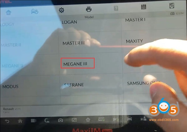 
			Program Renault Megane III 09-15 Key Card with Autel MaxiIM IM608		