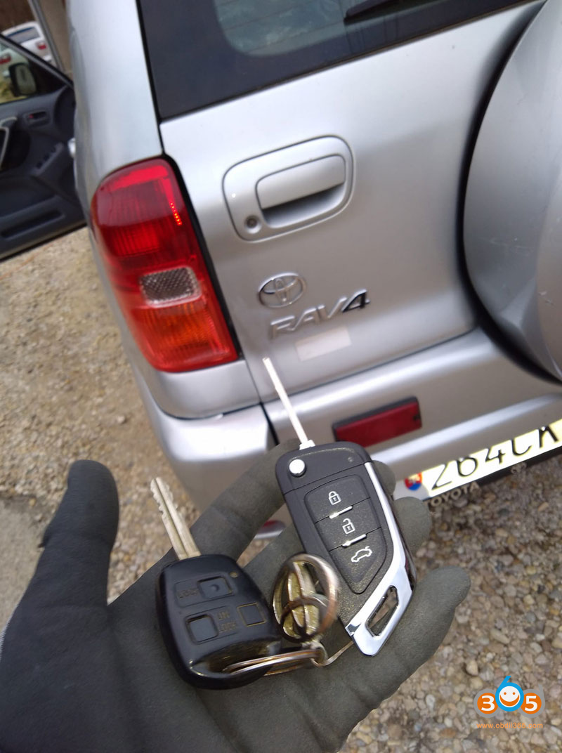 Clone Toyota Rav4 2004 Key