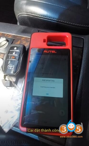 
			Autel KM100 Program Land Cruiser 4D All Smart Keys Lost via OBD		