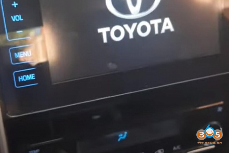
			Xtool X100 PAD3 Program Toyota Fortuner 2019 8A AKL via OBD		