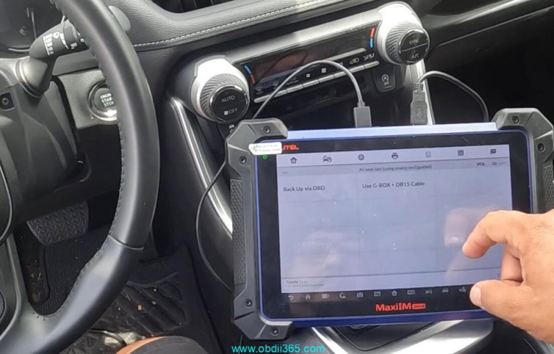 Autel IM608 Program Toyota RAV4 2023 All Keys Lost with APB112