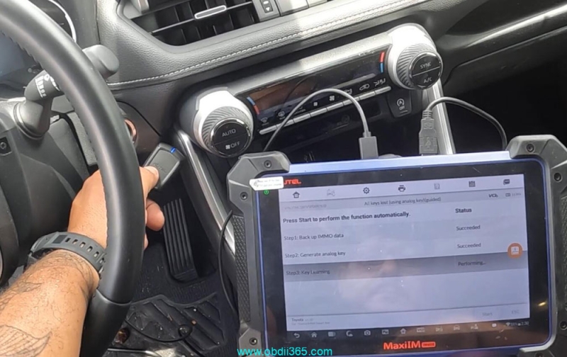 Autel IM608 Program Toyota RAV4 2023 All Keys Lost with APB112