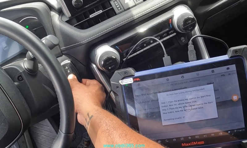 Autel IM608 Program Toyota RAV4 2023 All Keys Lost with APB112