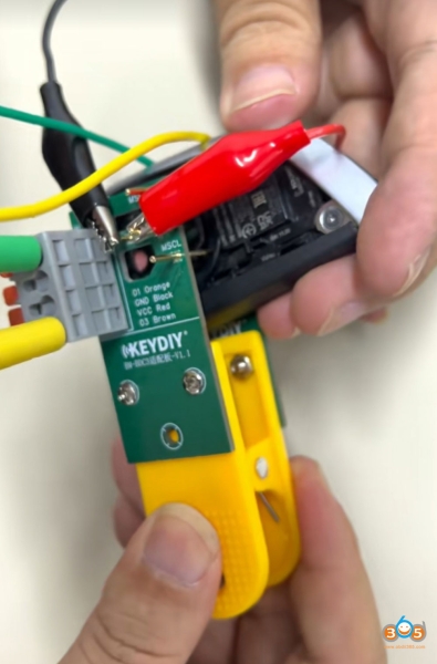 Keydiy KD-MAX Copy BMW BDC3 Key via Clip Adapter