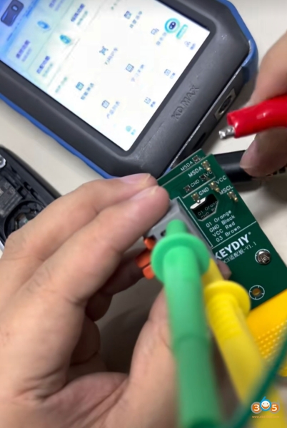 Keydiy KD-MAX Copy BMW BDC3 Key via Clip Adapter
