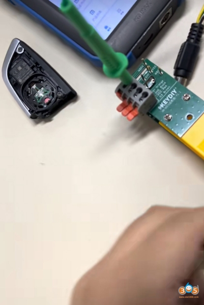 Keydiy KD-MAX Copy BMW BDC3 Key via Clip Adapter
