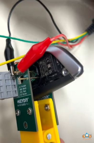Keydiy KD-MAX Copy BMW BDC3 Key via Clip Adapter