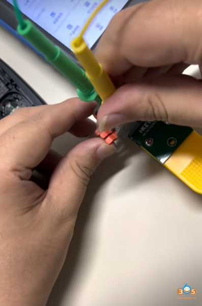 Keydiy KD-MAX Copy BMW BDC3 Key via Clip Adapter