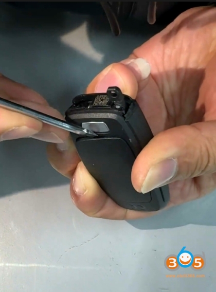 Audi A3 MQB49 5D Key Disassembly Guide