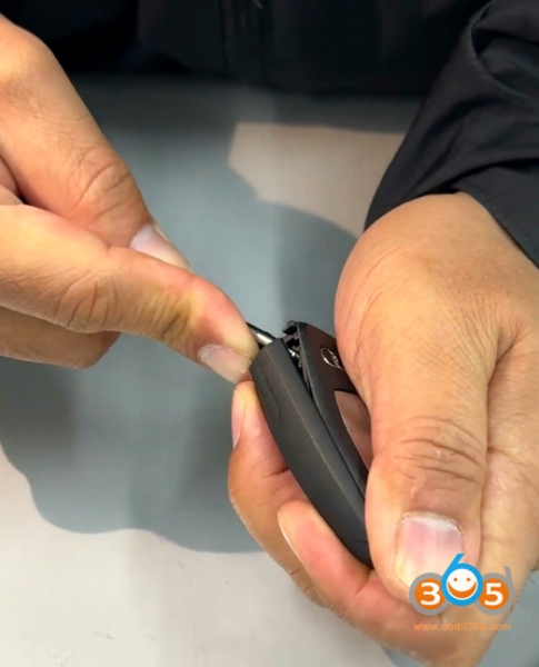 Audi A3 MQB49 5D Key Disassembly Guide