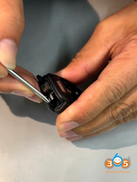 Audi A3 MQB49 5D Key Disassembly Guide