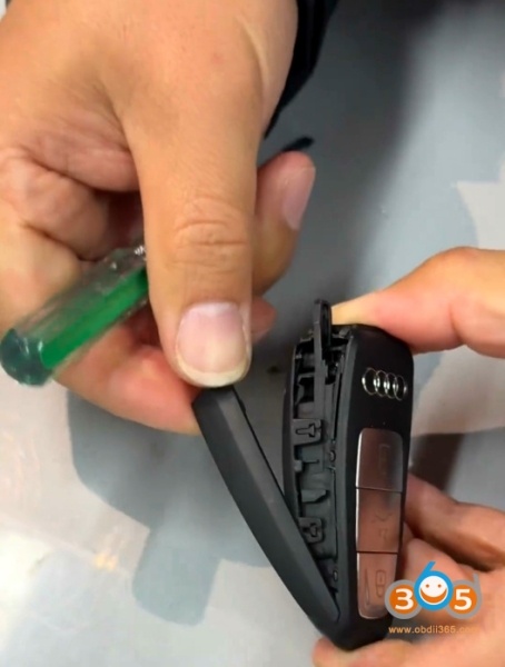 Audi A3 MQB49 5D Key Disassembly Guide