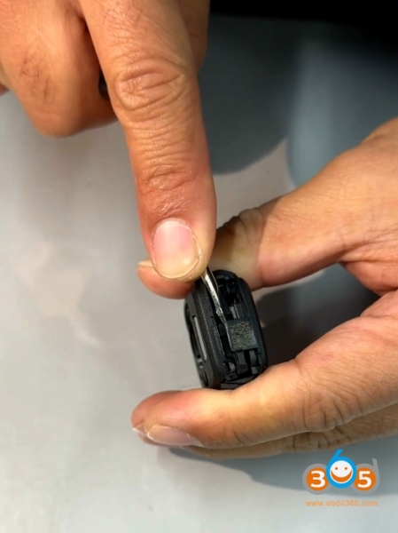 Audi A3 MQB49 5D Key Disassembly Guide