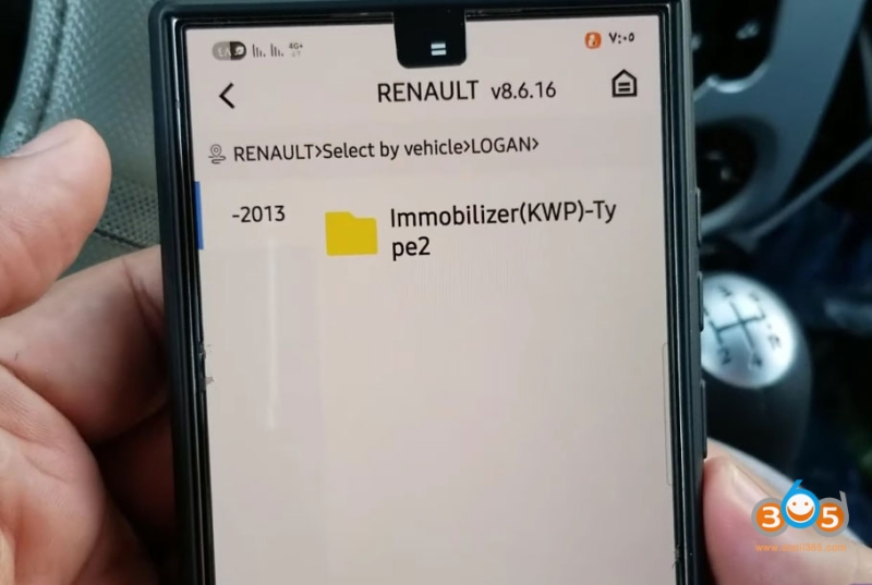 Autel KM100 vs Keydiy KD-X4 for Renault Logan 2013