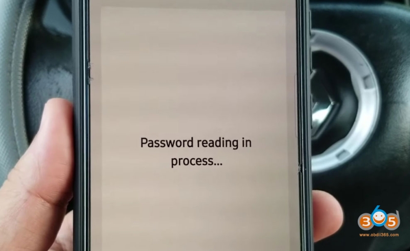 Autel KM100 vs Keydiy KD-X4 for Renault Logan 2013