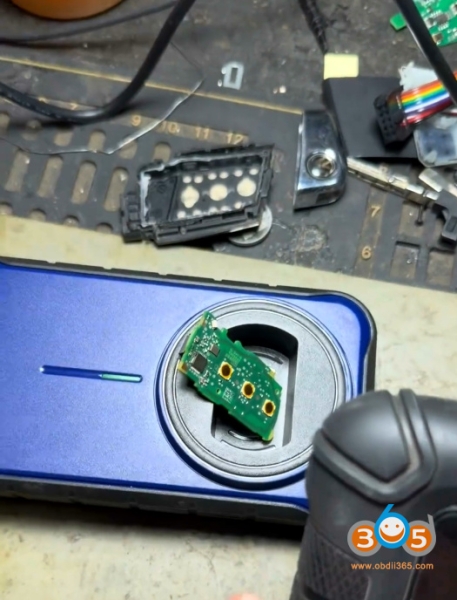 Autel IM508 Adds VAG MQB48 Key with APB300 Adapter