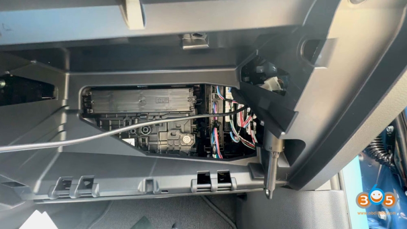 2024&ndash;2026 Toyota Corolla Cross 30 Pin Cable Location