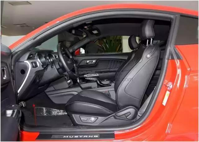 Ford-Mustang-OBD-location