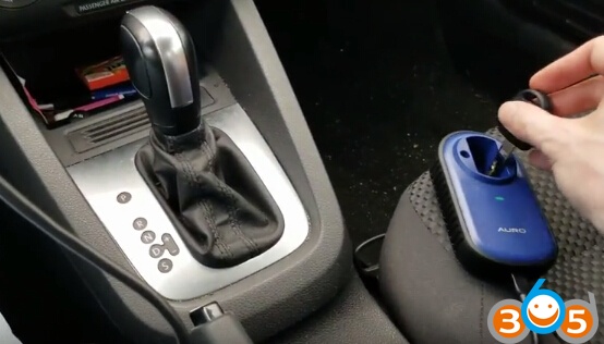 auro-im100-add-jetta-2014-key-5